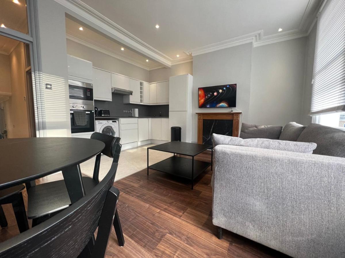 Lovely 2-Bedroom Victorian Flats Londra Exterior foto