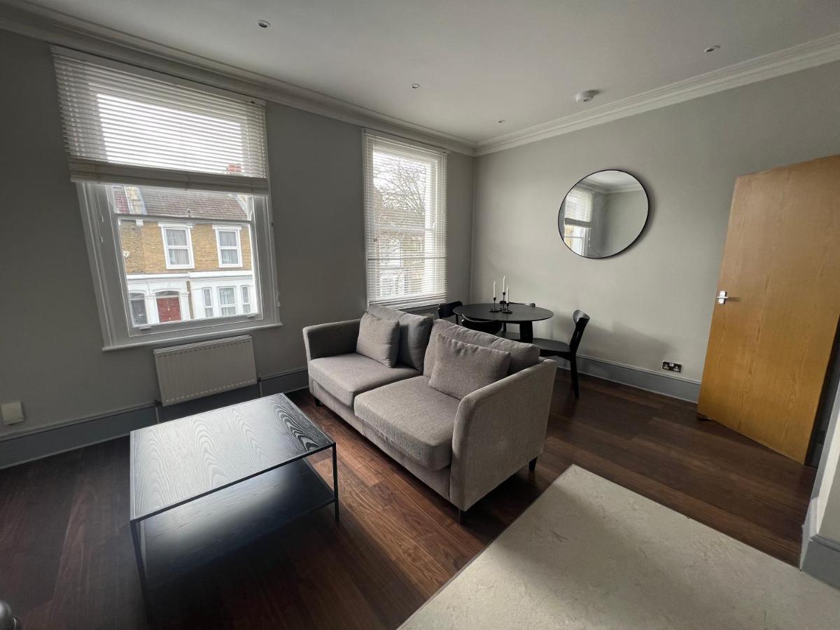 Lovely 2-Bedroom Victorian Flats Londra Exterior foto