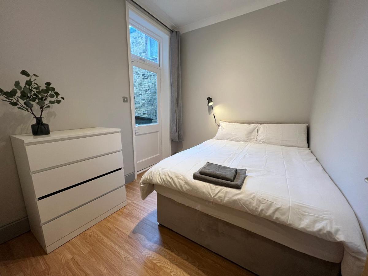 Lovely 2-Bedroom Victorian Flats Londra Exterior foto